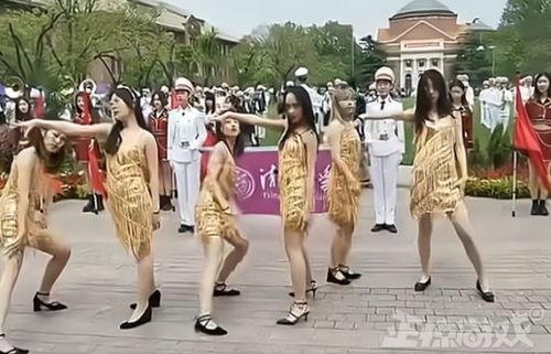 吃瓜跳舞女孩,揭秘网络红人的魅力与争议